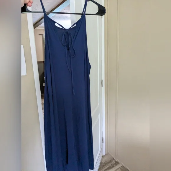 🏔️ Floral Embroidered Alya Navy Dress - Picture 3 of 5